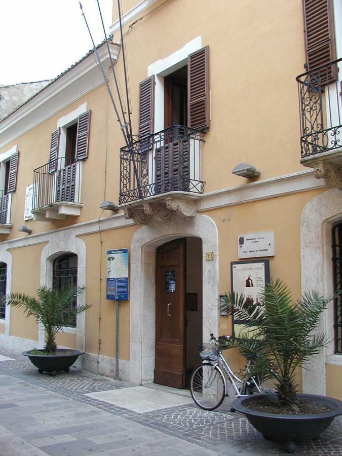Suites Rome 佩斯卡拉 外观 照片