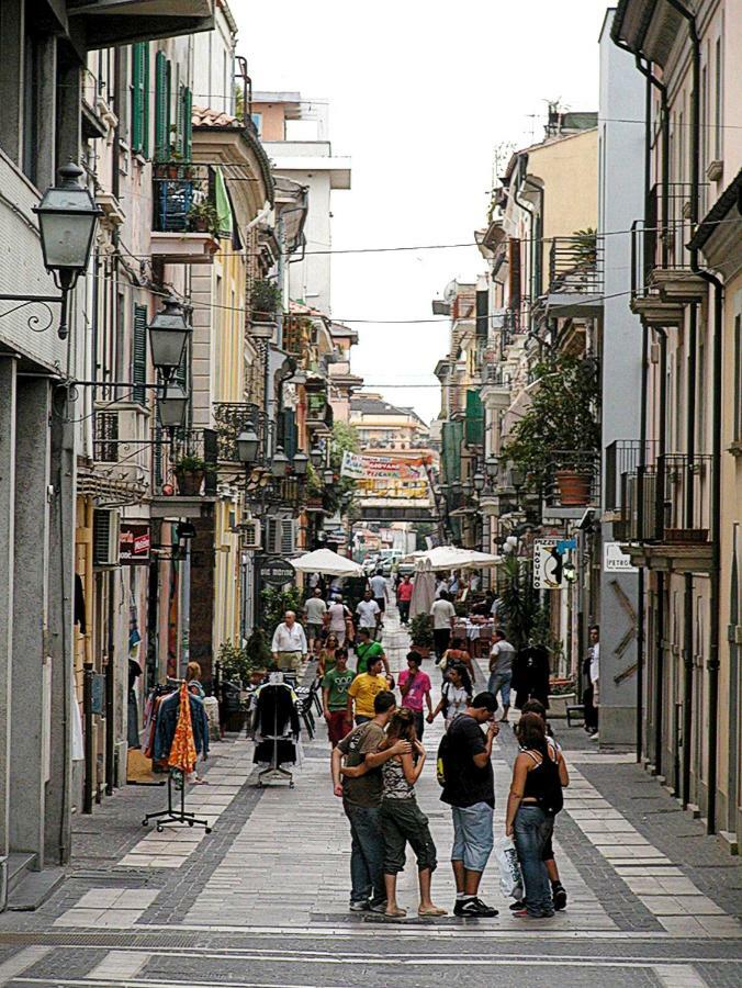 Suites Rome 佩斯卡拉 外观 照片